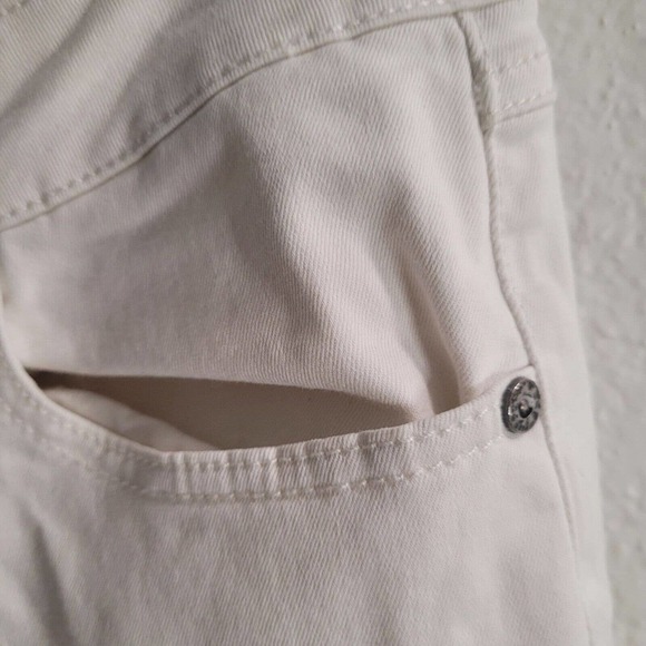 🐑EUC-CAbi Women's Cream Straight Leg Jeans - Picture 10 of 13